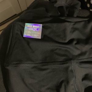 NEW VICTORIA SECRET LEGGINGS